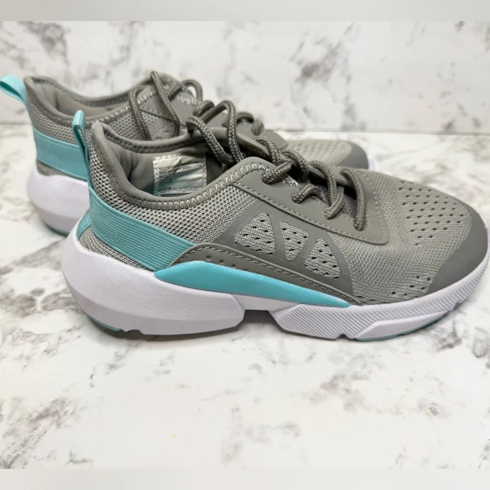 Kids Gray and Blue Athletic Shoes Cat & Jack size 2